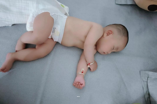 沂源宝宝突然很多眼屎